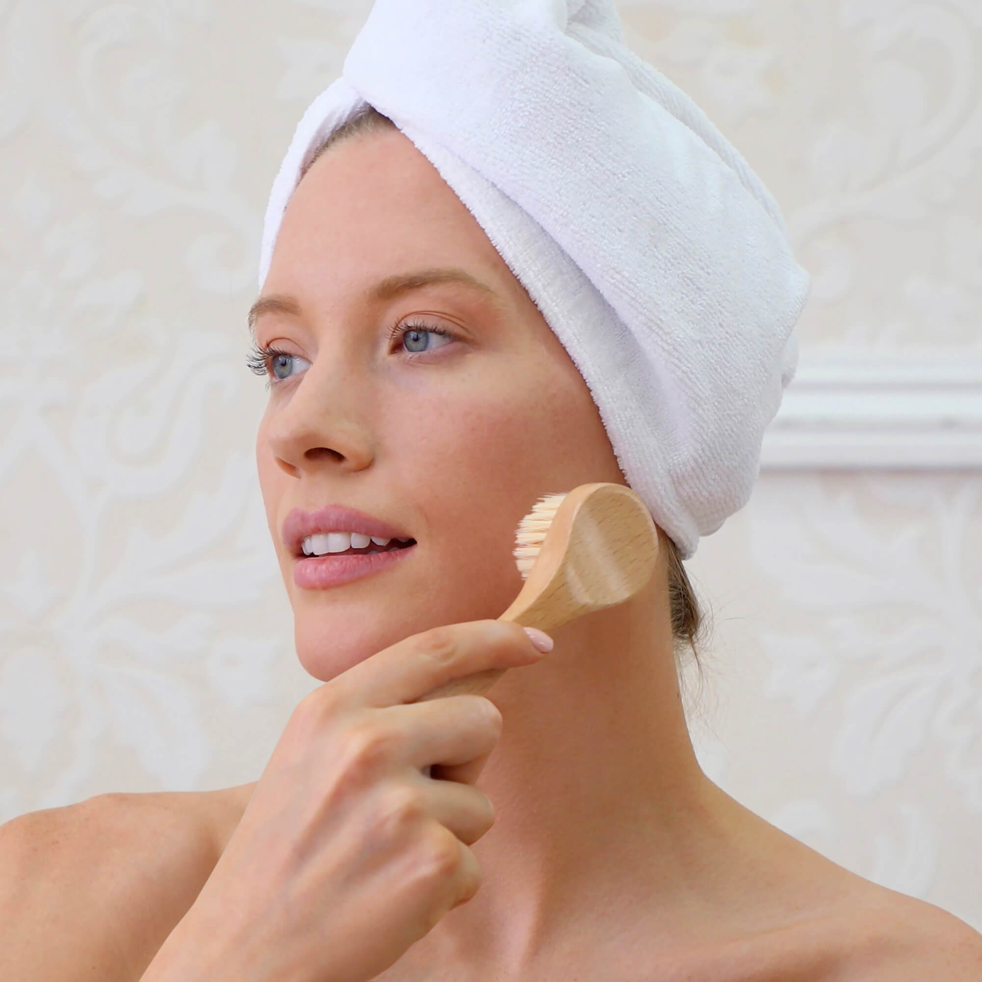 How to: Daily Facial Dry Brush