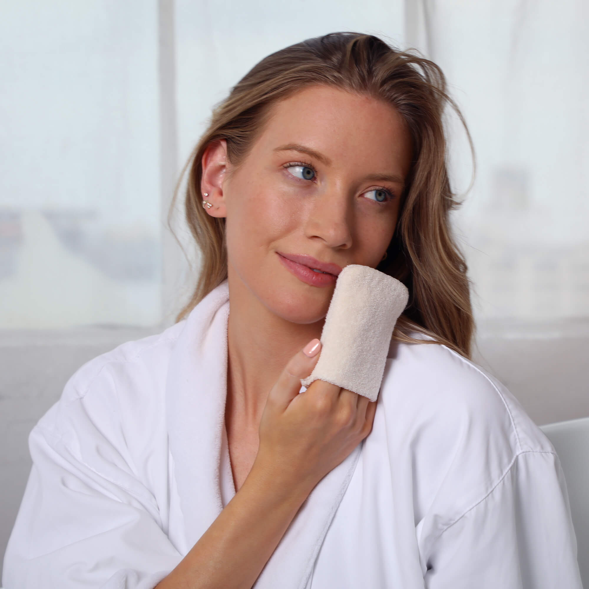 Daily Facial Mini Scrubber by Daily Concepts luxury Spa goods