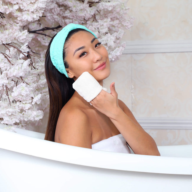 Daily Facial Micro Scrubber by Daily Concepts luxury Spa goods